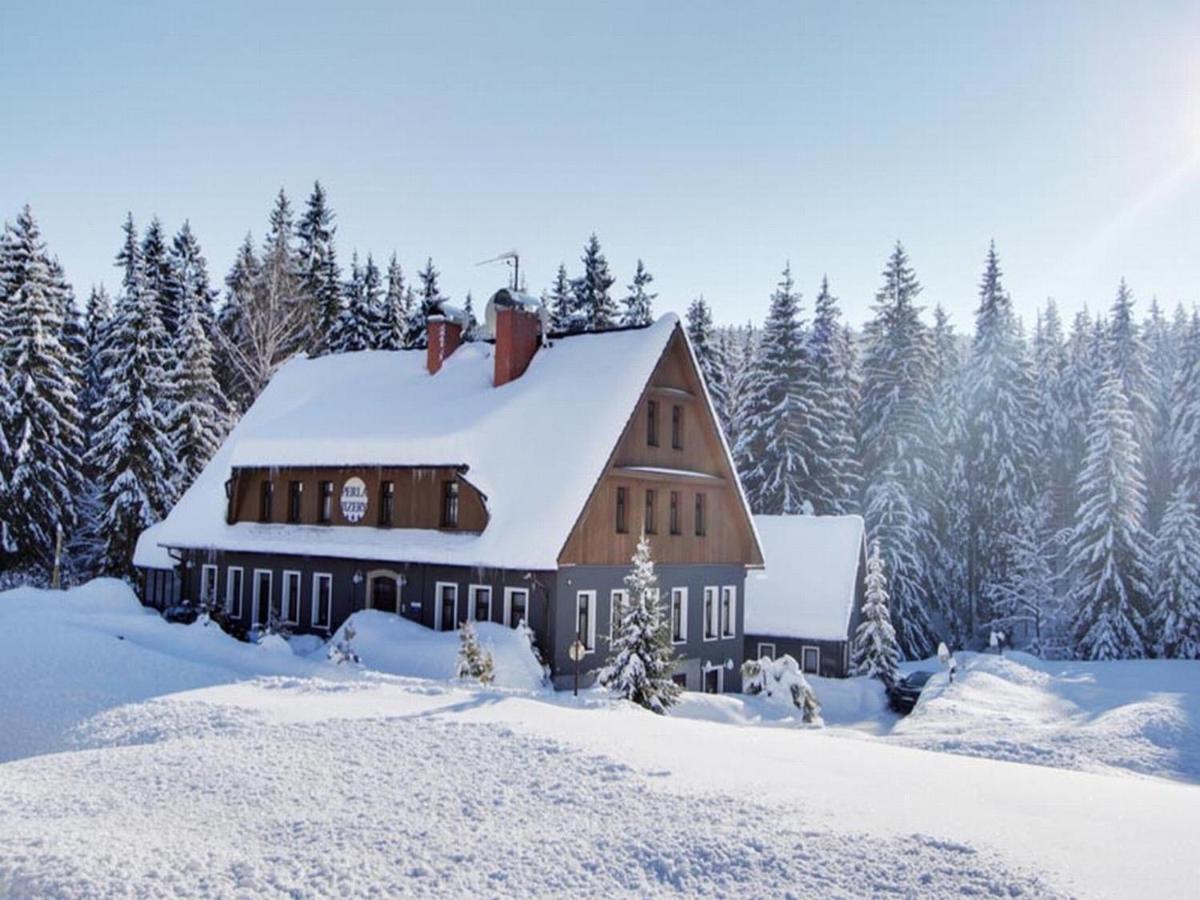 Hotel Perla Jizery Josefŭv Dŭl Exteriör bild