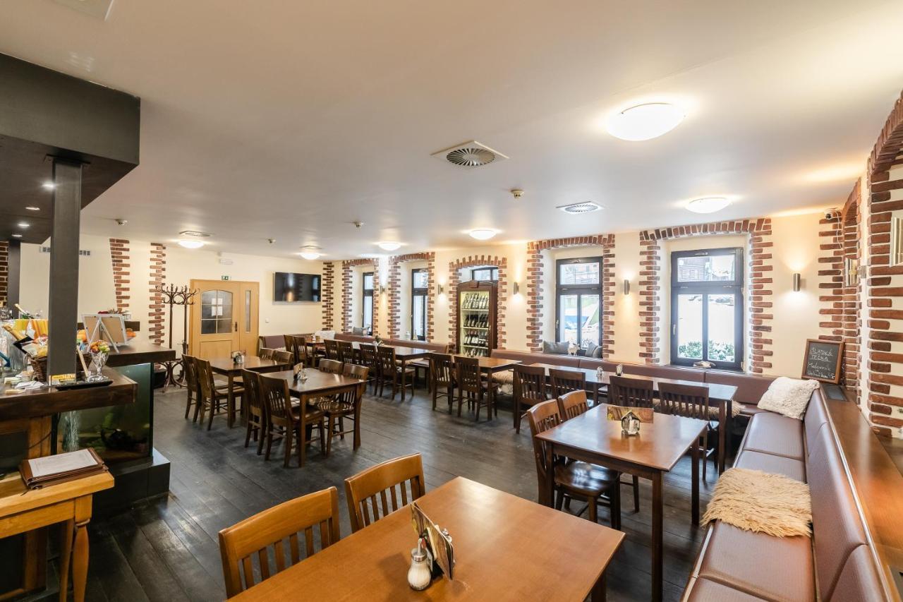 Hotel Perla Jizery Josefŭv Dŭl Exteriör bild