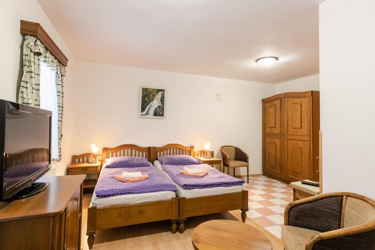 Hotel Perla Jizery Josefŭv Dŭl Exteriör bild