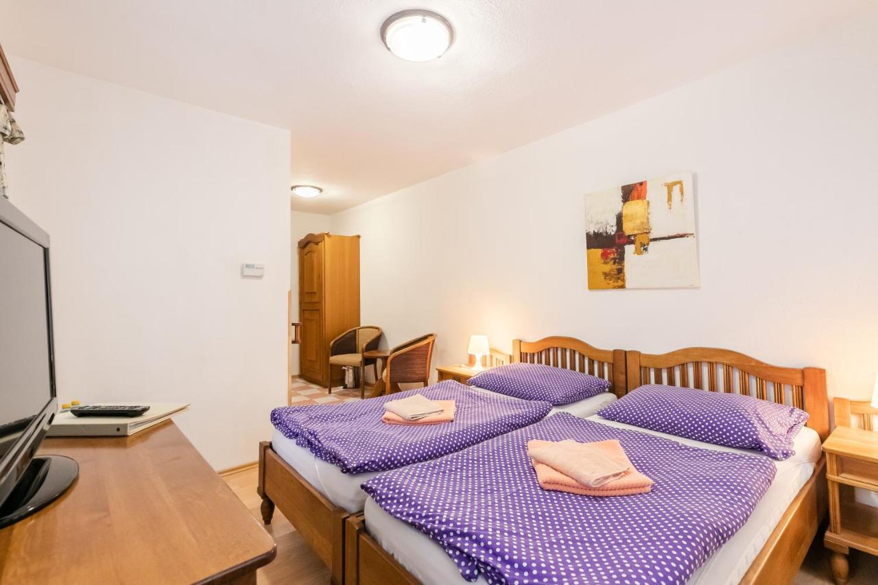Hotel Perla Jizery Josefŭv Dŭl Exteriör bild