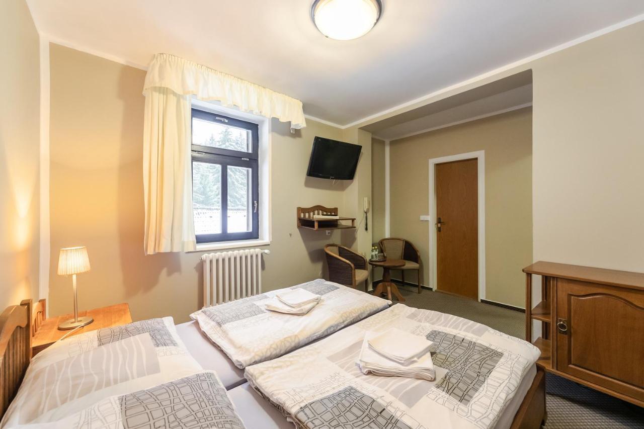 Hotel Perla Jizery Josefŭv Dŭl Exteriör bild