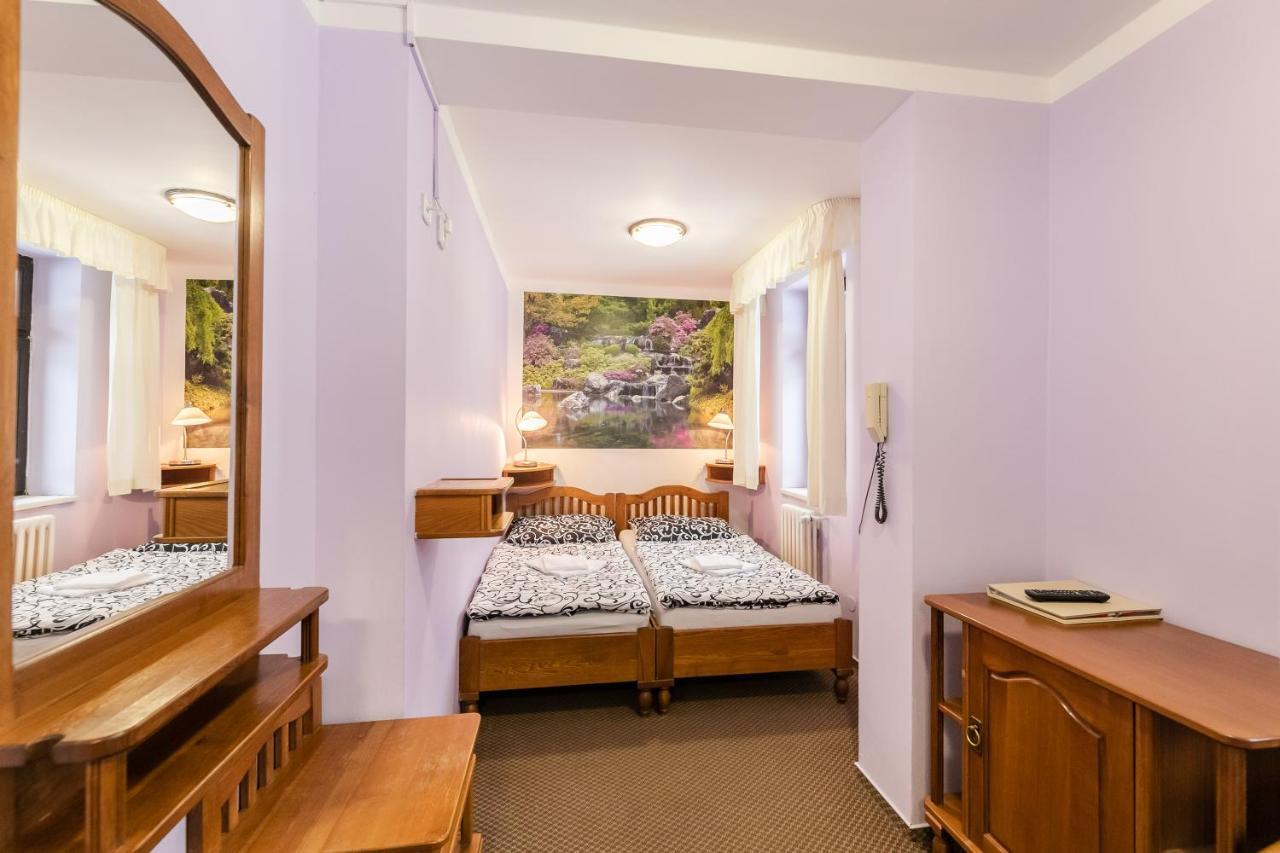 Hotel Perla Jizery Josefŭv Dŭl Exteriör bild