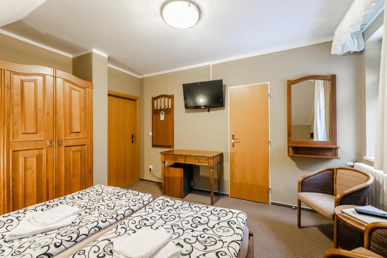 Hotel Perla Jizery Josefŭv Dŭl Exteriör bild