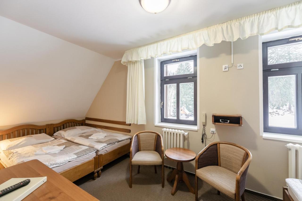 Hotel Perla Jizery Josefŭv Dŭl Exteriör bild