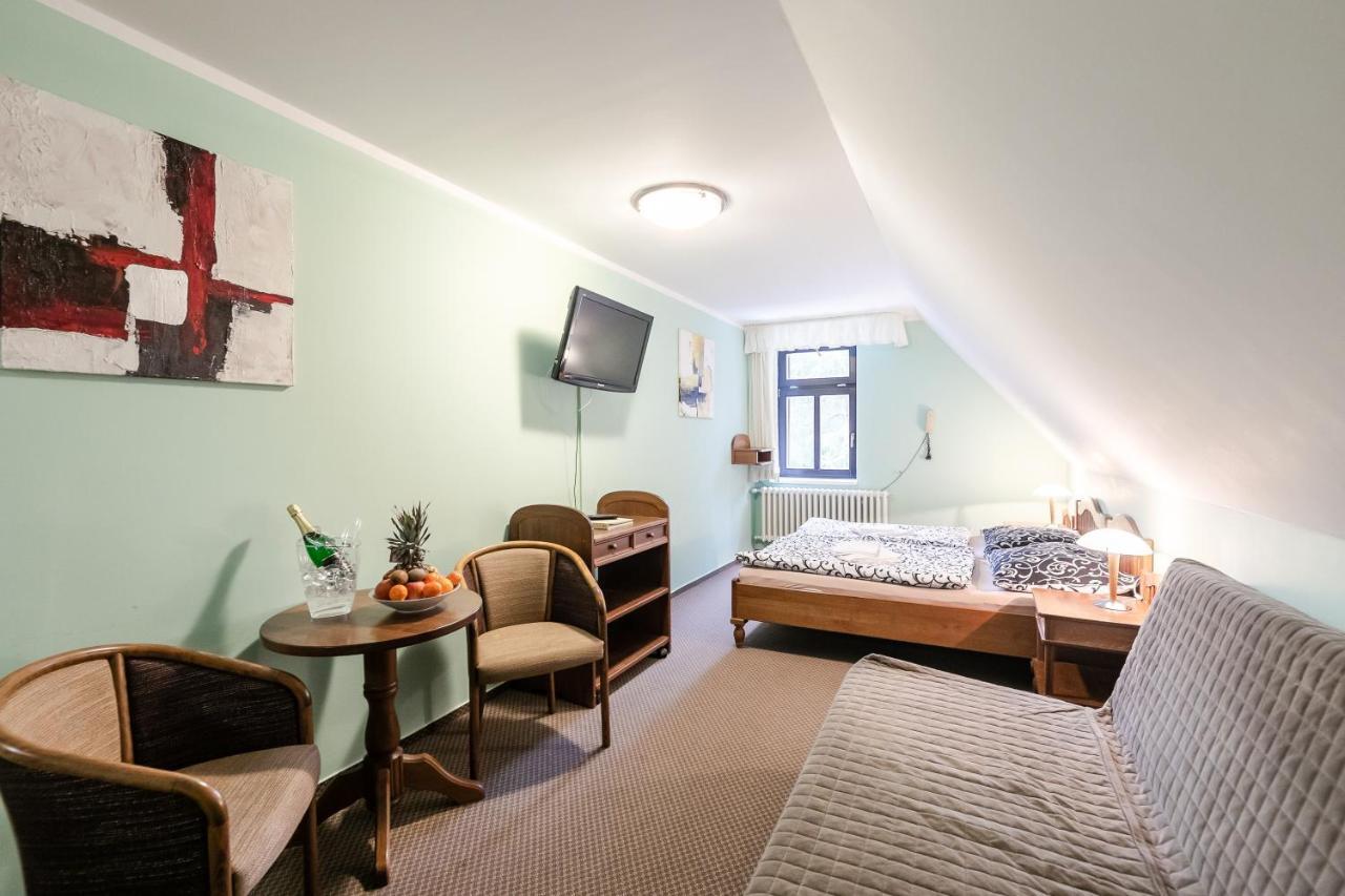 Hotel Perla Jizery Josefŭv Dŭl Exteriör bild