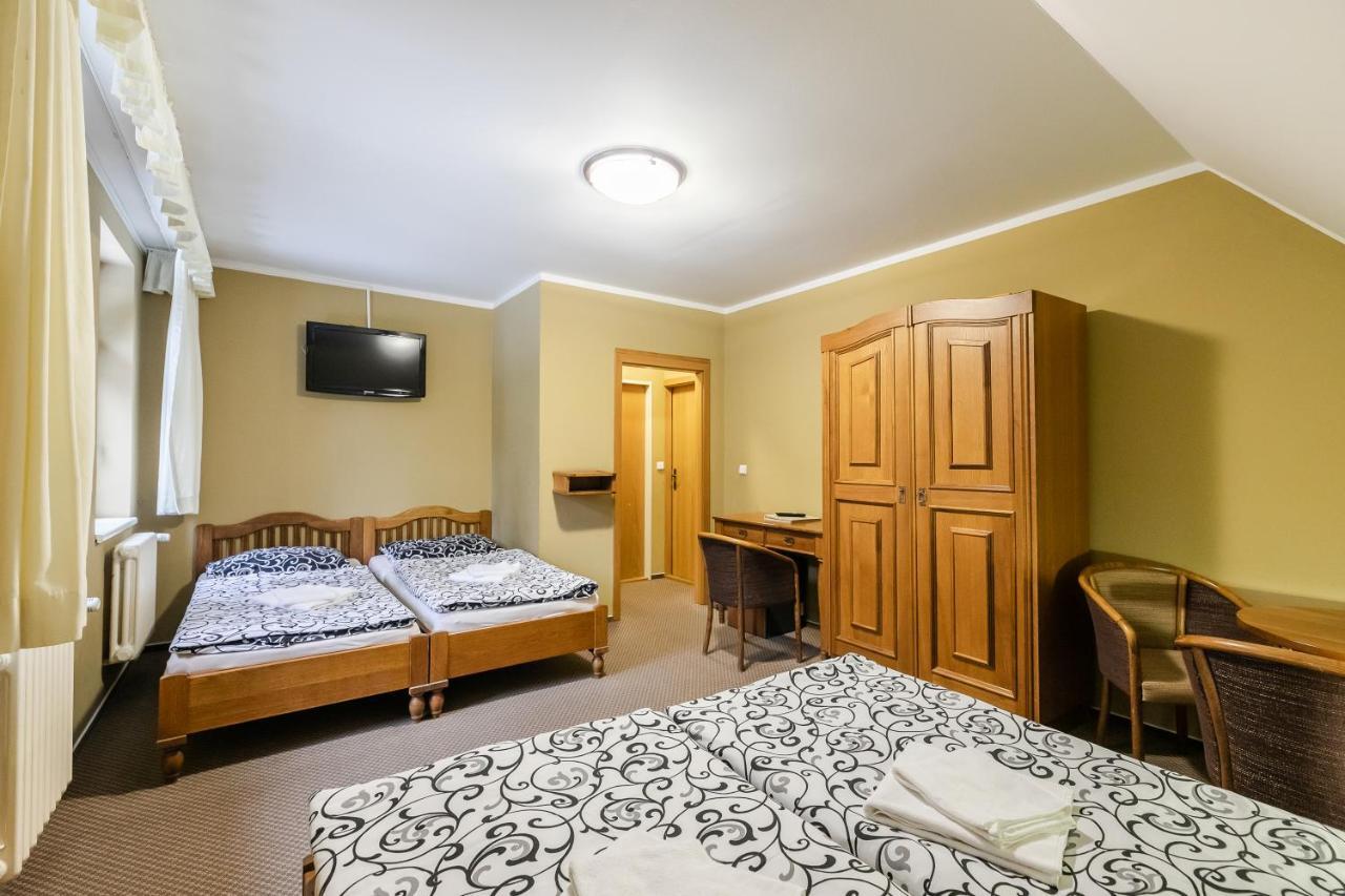 Hotel Perla Jizery Josefŭv Dŭl Exteriör bild