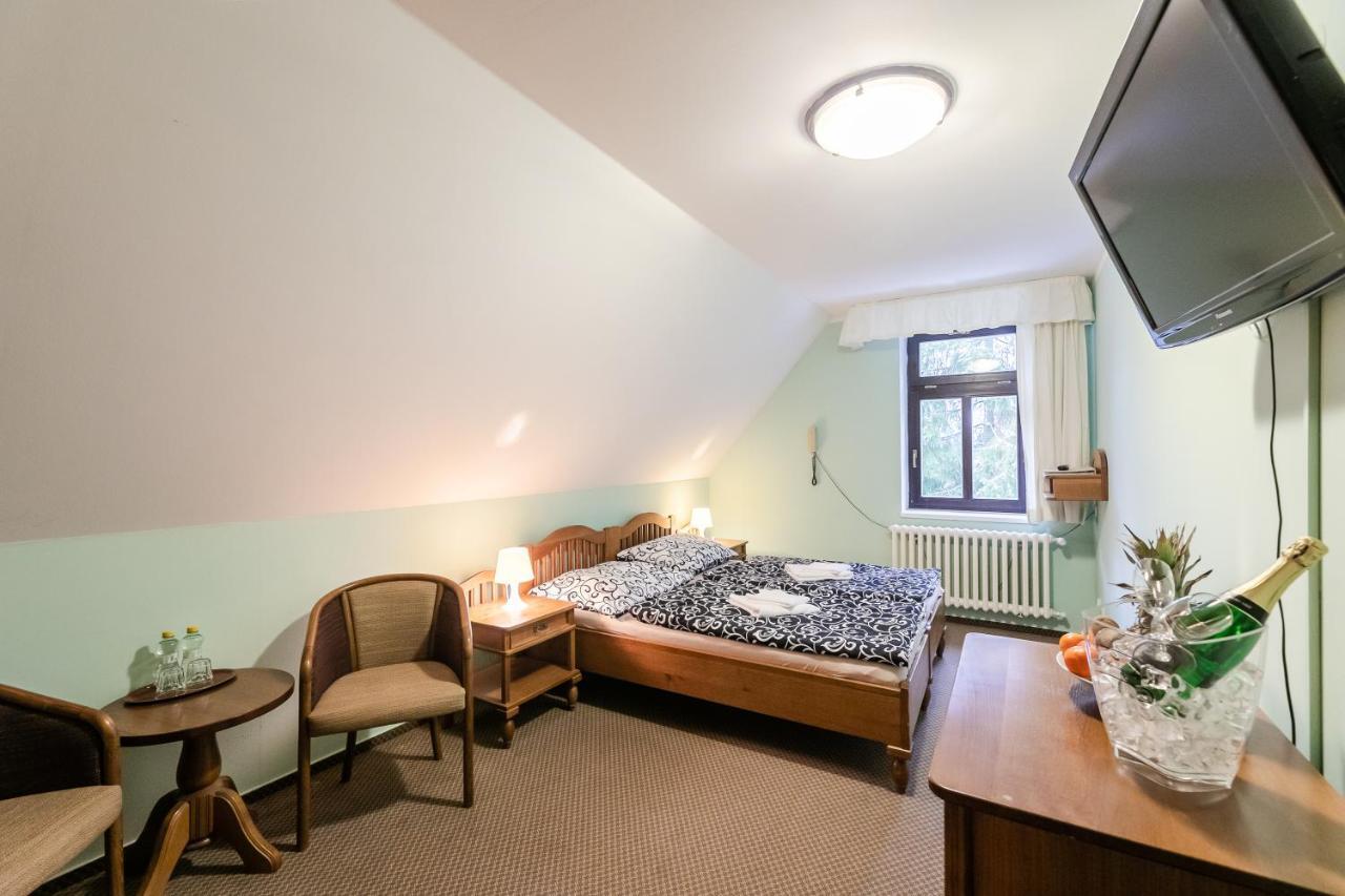 Hotel Perla Jizery Josefŭv Dŭl Exteriör bild