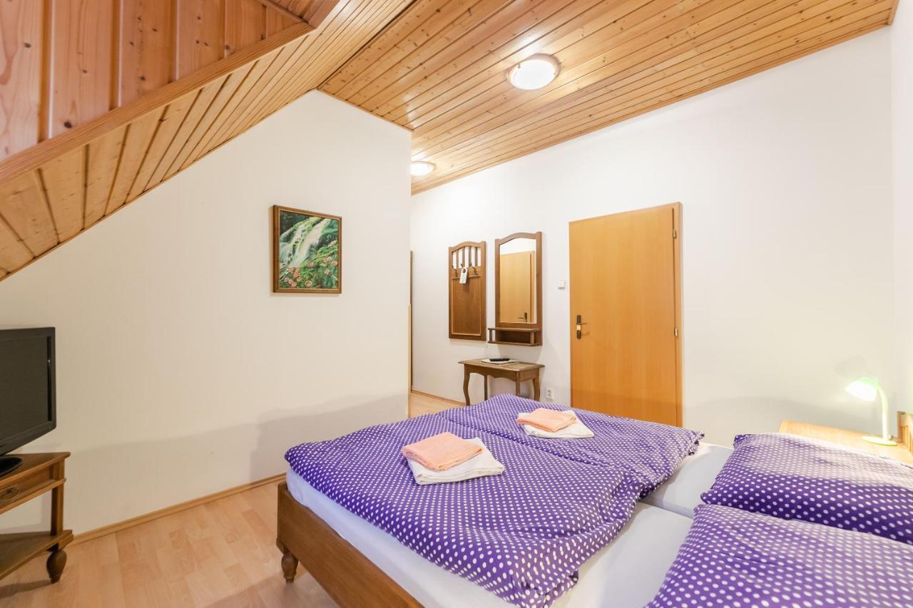 Hotel Perla Jizery Josefŭv Dŭl Exteriör bild