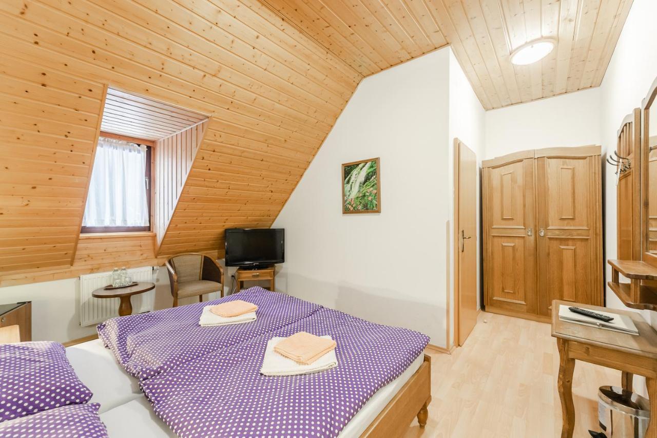Hotel Perla Jizery Josefŭv Dŭl Exteriör bild