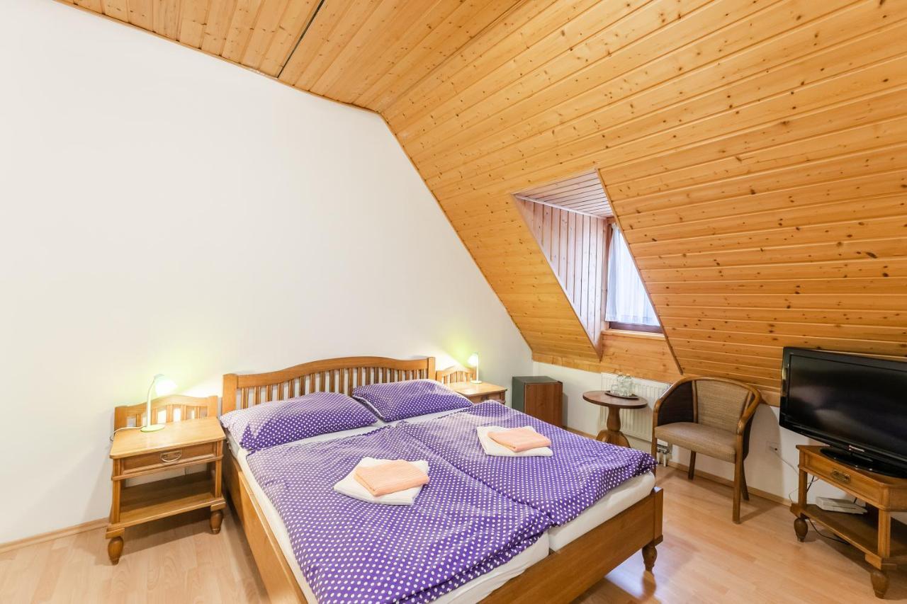 Hotel Perla Jizery Josefŭv Dŭl Exteriör bild