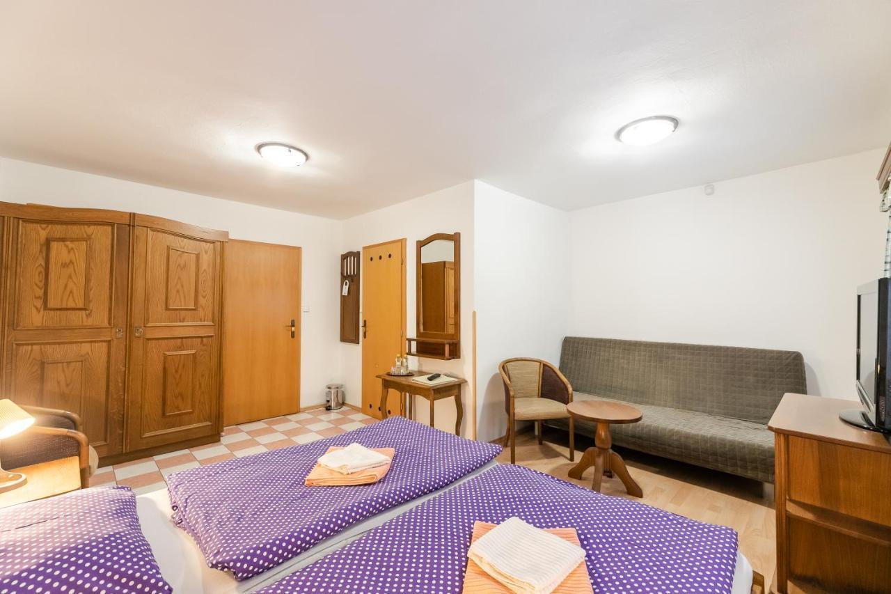 Hotel Perla Jizery Josefŭv Dŭl Exteriör bild