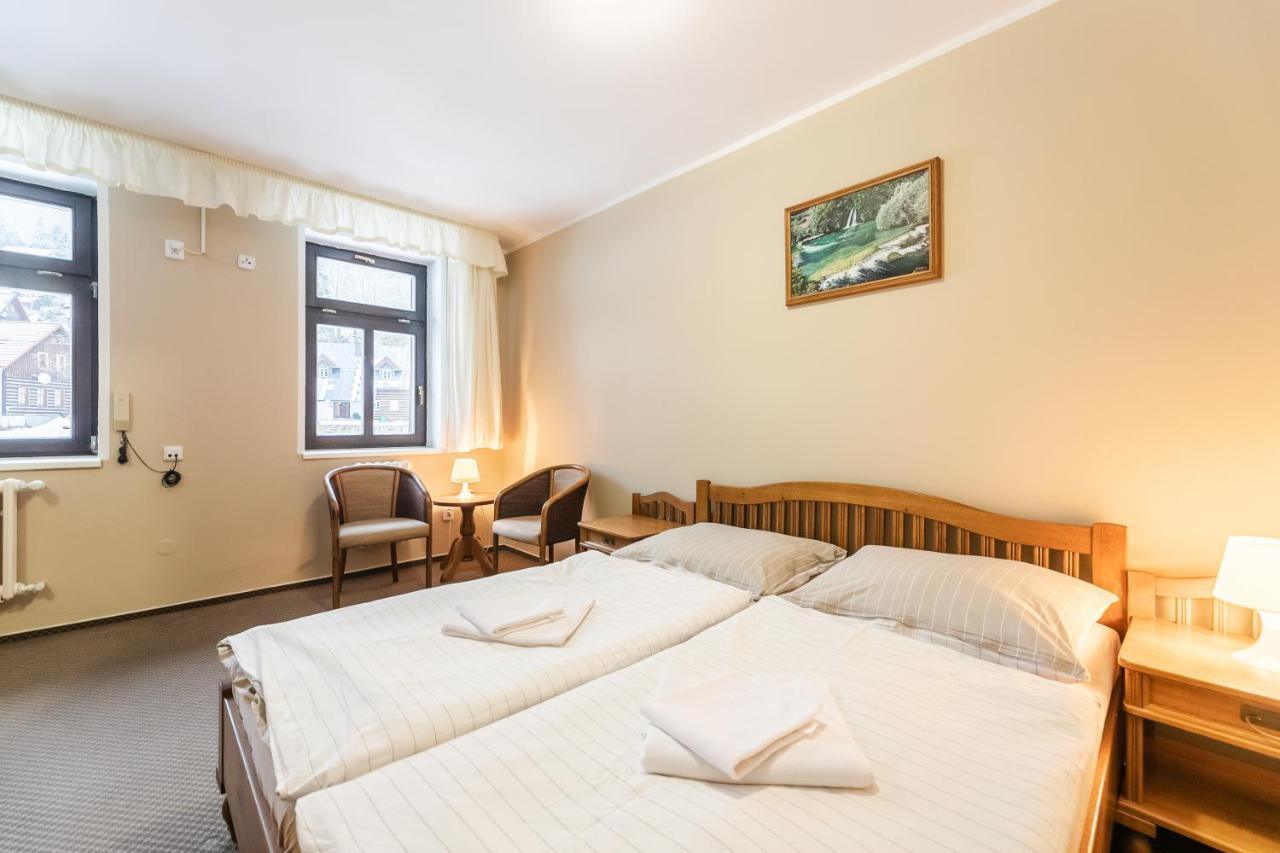 Hotel Perla Jizery Josefŭv Dŭl Exteriör bild