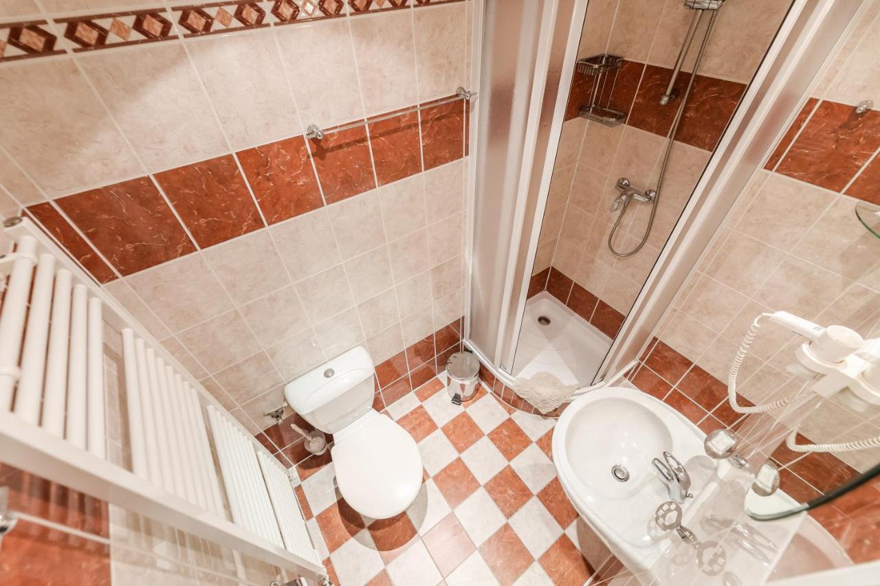 Hotel Perla Jizery Josefŭv Dŭl Exteriör bild