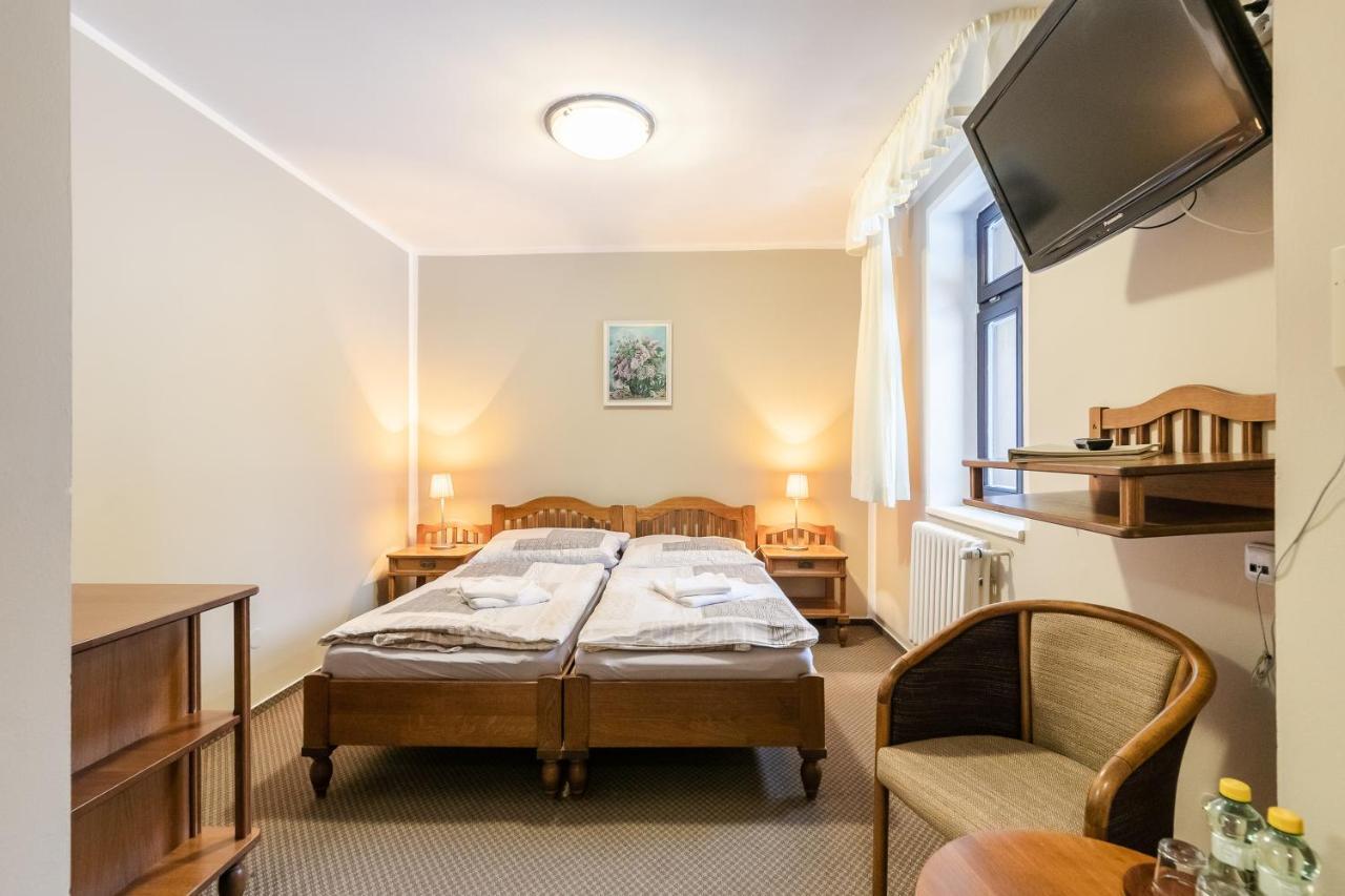 Hotel Perla Jizery Josefŭv Dŭl Exteriör bild